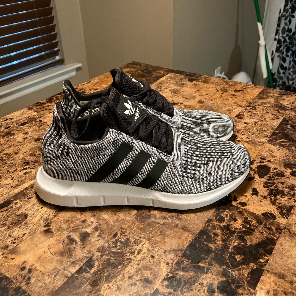 Adidas Swift Run 1.0
